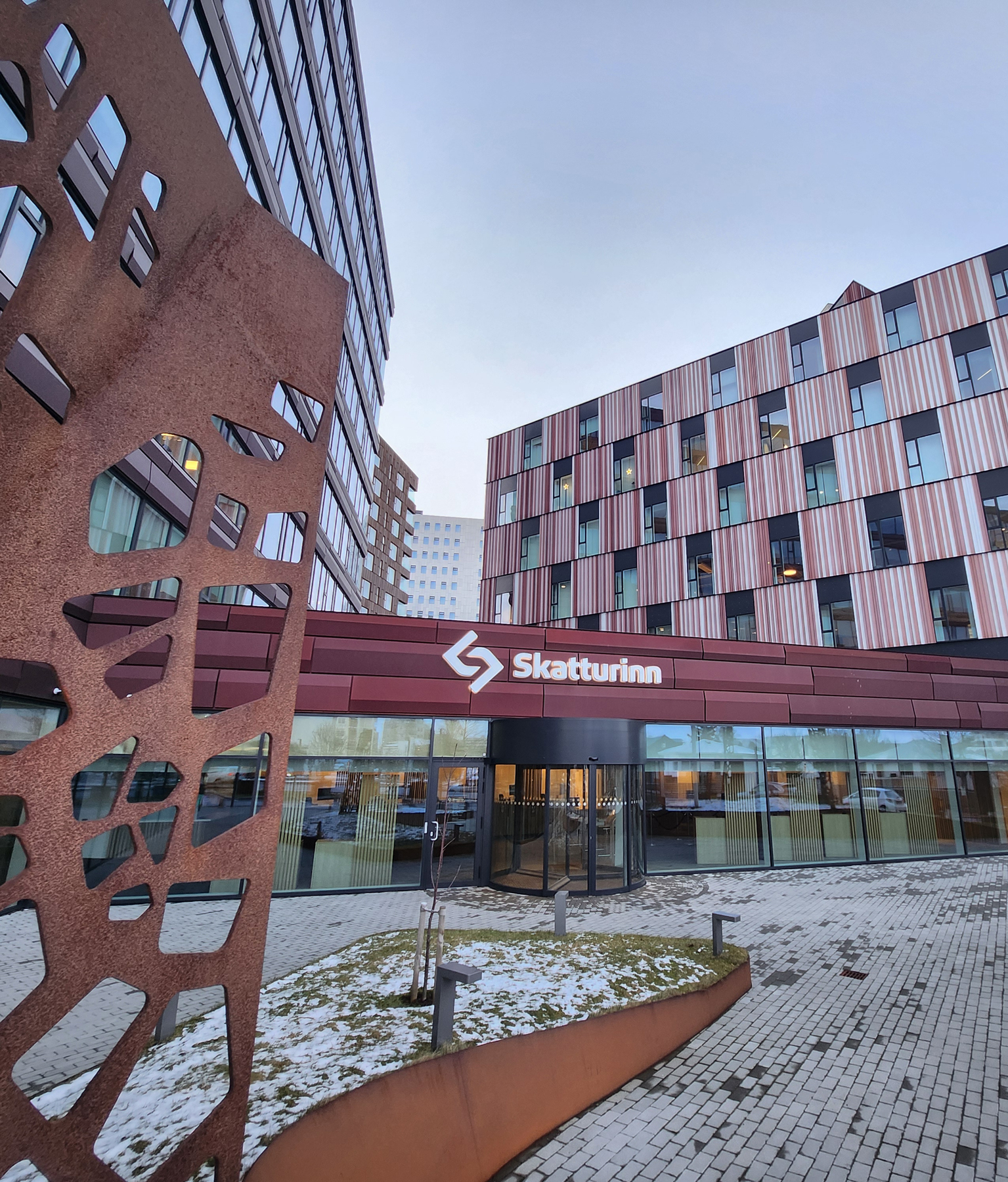 Skattar, gjöld o.fl. (tollar, leigutekjur o.fl.)