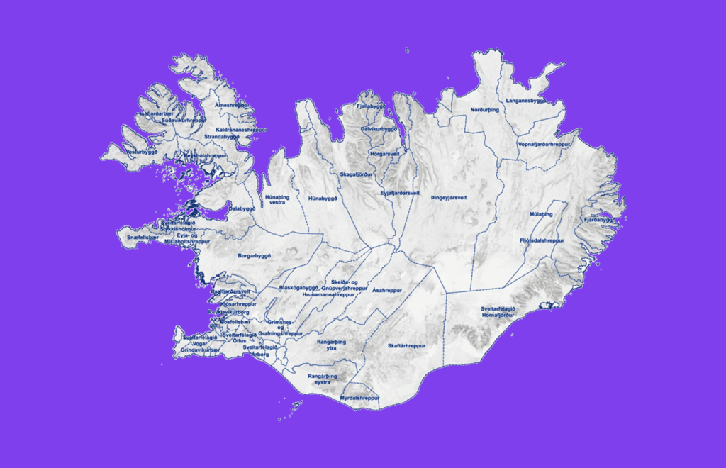 Íslandskort með nöfnum sveitarfélaganna 62 fjólublái litur fatlaðs fólks og ÖBÍ réttindasamtaka tákna sjóinn í kringum landið.
