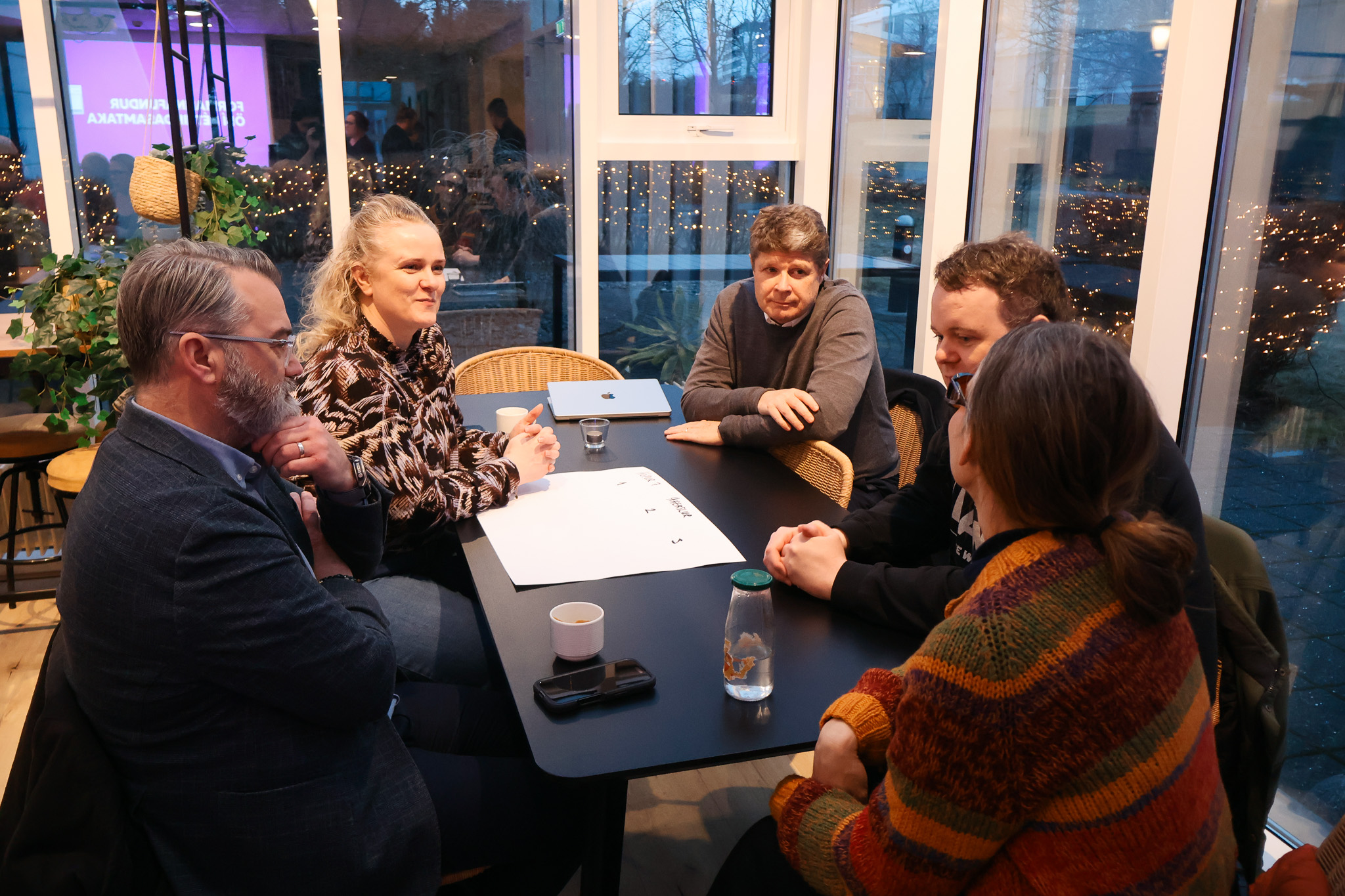 Kosningar og innleiðing SRFF til umræðu á formannafundi