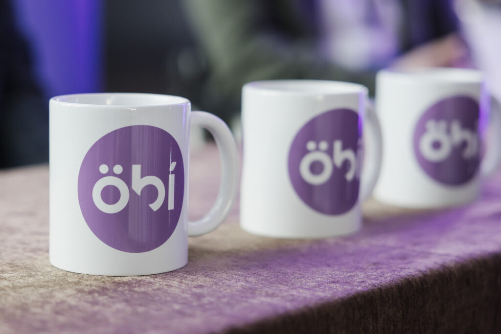 Bollar með merki ÖBÍ réttindasamtaka greypt í.