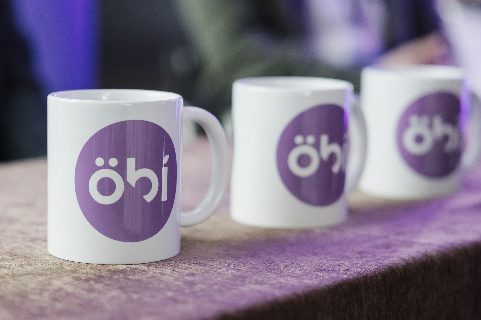 Bollar með merki ÖBÍ réttindasamtaka greypt í.